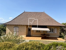 Plain-pied avec piscine et studio, proche de Brive 13
