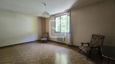Maison avec 4 chambres dont une de plain-pied sur 465m2 de t 9