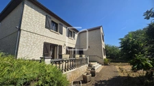 propriété de caractère avec grange, piscine et près de 2 hec 8