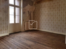 Bel immeuble avec extérieurs en centre-ville de Souillac 4
