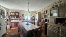 Maison de charme rénovée avec terrain et four à pain. 8