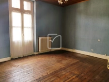 Bel immeuble avec extérieurs en centre-ville de Souillac 3