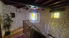 Maison en pierre 5 chambres   Un emplacement privilégié à So 15