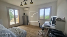 MAISON FAMILIALE AVEC PISCINE, VUE DÉGAGÉE ET TERRAIN ARBORÉ 12