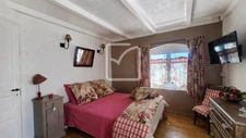 Maison de charme rénovée avec terrain et four à pain. 13