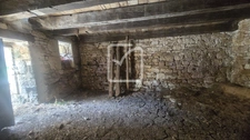 Maison en pierre à rénover   Un projet de caractère au coeur  8