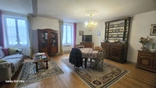 Maison avec 2 appartements-garage et jardin. 5