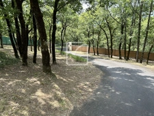 MAISON FAMILIALE AVEC PISCINE, VUE DÉGAGÉE ET TERRAIN ARBORÉ 2