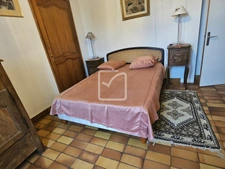 ensemble immobilier en pierre comprenant 2 maisons sur plus  11