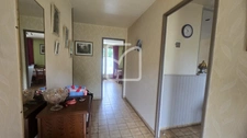 Au calme, maison de plain-pied avec terrain clos et garage. 4
