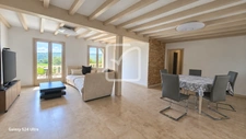 MAISON FAMILIALE AVEC PISCINE, VUE DÉGAGÉE ET TERRAIN ARBORÉ 8