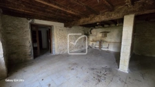 ancienne maison en pierre sur plus de 3300m2 de terrain 5
