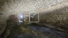 Maison en pierre à rénover   Un projet de caractère au coeur  9