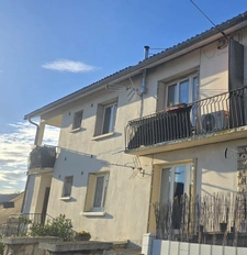 Bel appartement de 89 m2 avec deux balcons et garage. 2