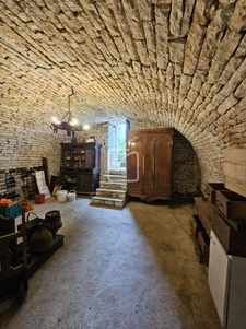 ensemble immobilier en pierre comprenant 2 maisons sur plus  17