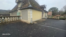Maison avec 2 appartements-garage et jardin. 3