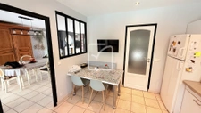 Maison d'habitation avec appartement indépendant, piscine et 6
