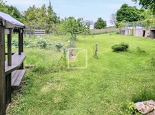 ensemble immobilier en pierre comprenant 2 maisons sur plus  5