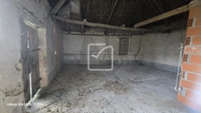 ancienne maison en pierre sur plus de 3300m2 de terrain 11