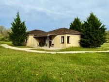 Propriété de caractère avec demeure Quercynoise, piscine, ma 18