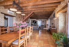 ensemble immobilier en pierre comprenant 2 maisons sur plus  7