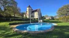 Un joyau du patrimoine lotois   Château du XVIIe siècle avec 1