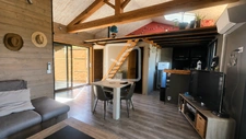 Vue dégagée, terrasse XXL et terrain constructible : un bien 8