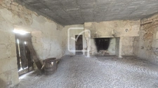 Maison en pierre à rénover   Un projet de caractère au coeur  5