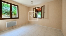 Maison avec 4 chambres dont une de plain-pied sur 465m2 de t 7