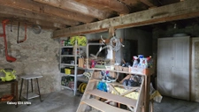 Maison en pierre sur 900m2 de terrain clos. 16
