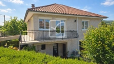 MAISON DE PLAIN-PIED AVEC SOUS-SOL, BALCON ET JARDIN 2