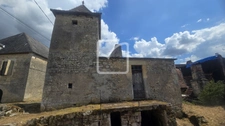 Maison en pierre à rénover   Un projet de caractère au coeur  3