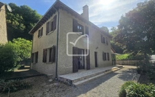 Maison avec 4 chambres dont une de plain-pied sur 465m2 de t 18