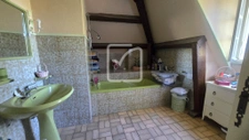 Belle maison familiale nichée dans un cadre verdoyant 15