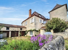ensemble immobilier en pierre comprenant 2 maisons sur plus  6