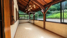 Maison avec 4 chambres dont une de plain-pied sur 465m2 de t 4