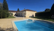 Très belle maison familiale de plain-pied avec piscine à Sou 1