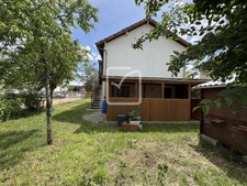 MAISON de VILLAGE AVEC JARDIN PROCHE DES COMMODITES 2
