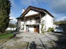 Agréable Maison avec terrain arboré 1