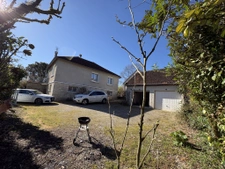 JOLIE MAISON EN PIERRE DANS UN CADRE PAISIBLE ET AGREABLE 11