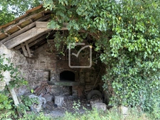 MAISON AVEC GRANGE ET FOURS A PAIN A RESTAURER  AU CALME AVE 3