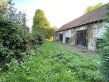MAISON AVEC GRANGE ATTENANTE A RESTAURER AU CALME AVEC JOLIE 3