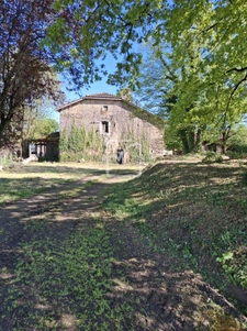 MAISON AVEC GRANGE ET FOURS A PAIN A RESTAURER  AU CALME AVE 16