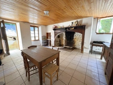 MAISON EN VIEILLE PIERRE A RENOVER 2