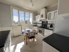JOLIE MAISON EN PIERRE DANS UN CADRE PAISIBLE ET AGREABLE 5