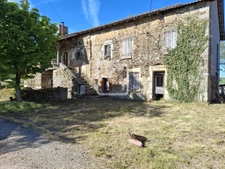 MAISON AVEC GRANGE ET FOURS A PAIN A RESTAURER  AU CALME AVE 1