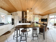 SUPERBE ENSEMBLE IMMOBILIER AVEC VUE DOMINANTE. 10