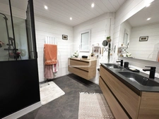 SUPERBE ENSEMBLE IMMOBILIER AVEC VUE DOMINANTE. 14