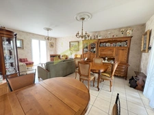 JOLIE MAISON DE PLAIN PIED A PROXIMITE IMMEDIATE DES COMMODI 4