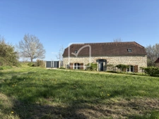 SUPERBE GRANGE RESTAUREE  VUE DOMINANTE SUR LA VALLEE CALME  18